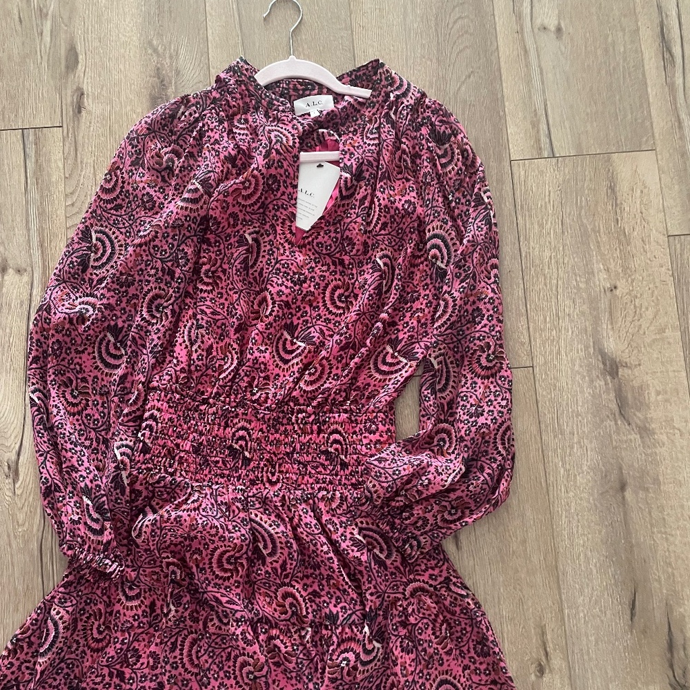 ALC dress with tag. Never worn. No price on tag but it’s never worn